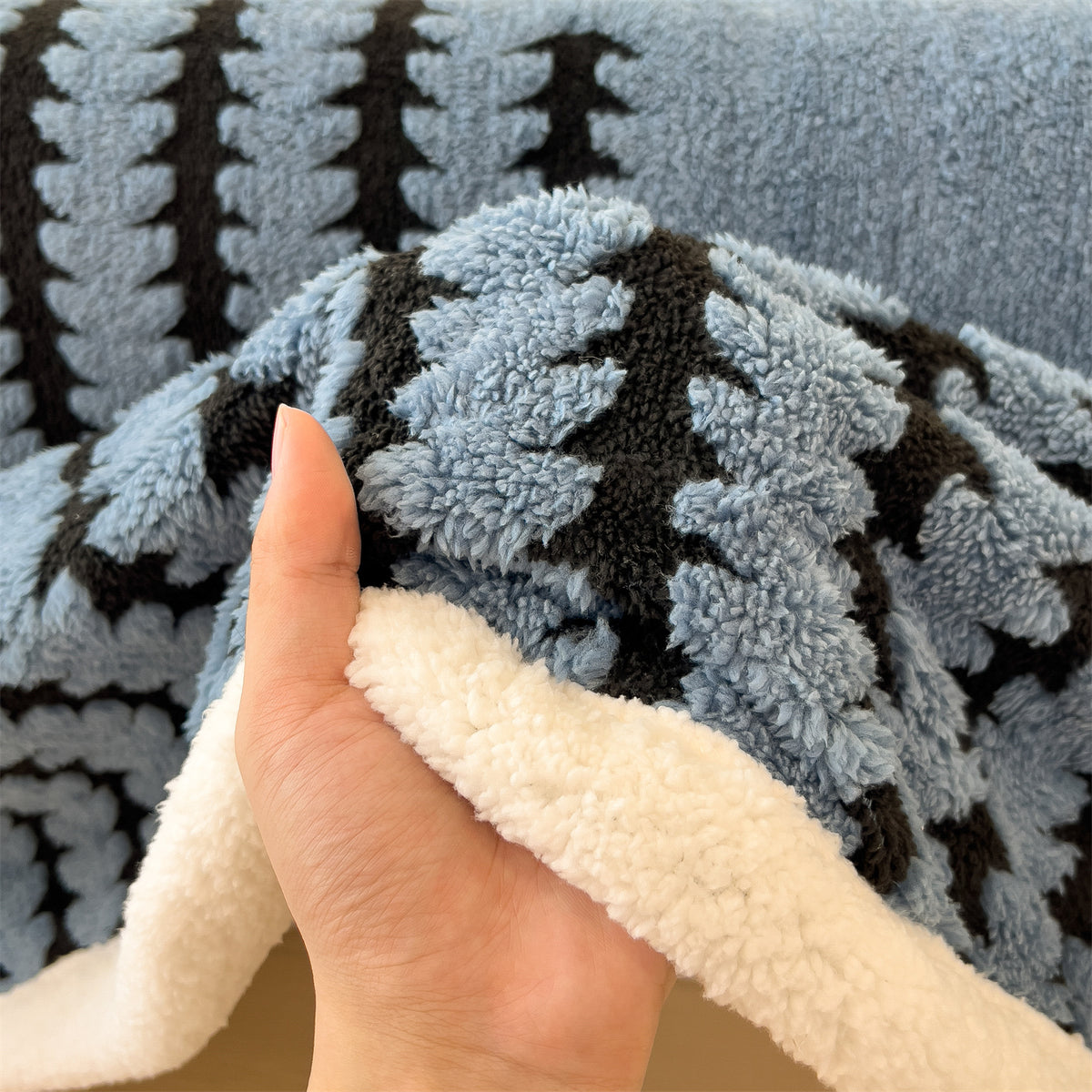 1PC Textured Jacquard Throw Blanket, Thick Warm Plush Fleece Blanket